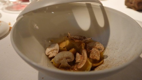 11 Agnolotti del plin Parma kaas Eekhoornbrood